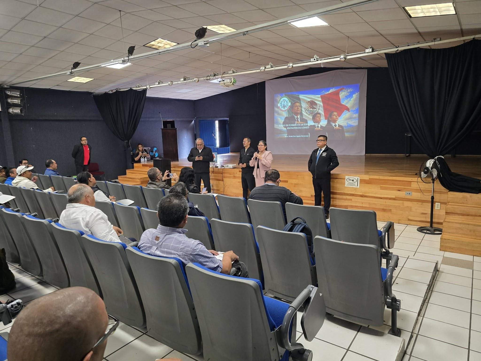 CURSO DE CAPACITACIÓN EN PROTOCOLO CÍVICO PARA PROFESORES DE LAS SECUNDARIAS TÉCNICAS EN LA CDMX