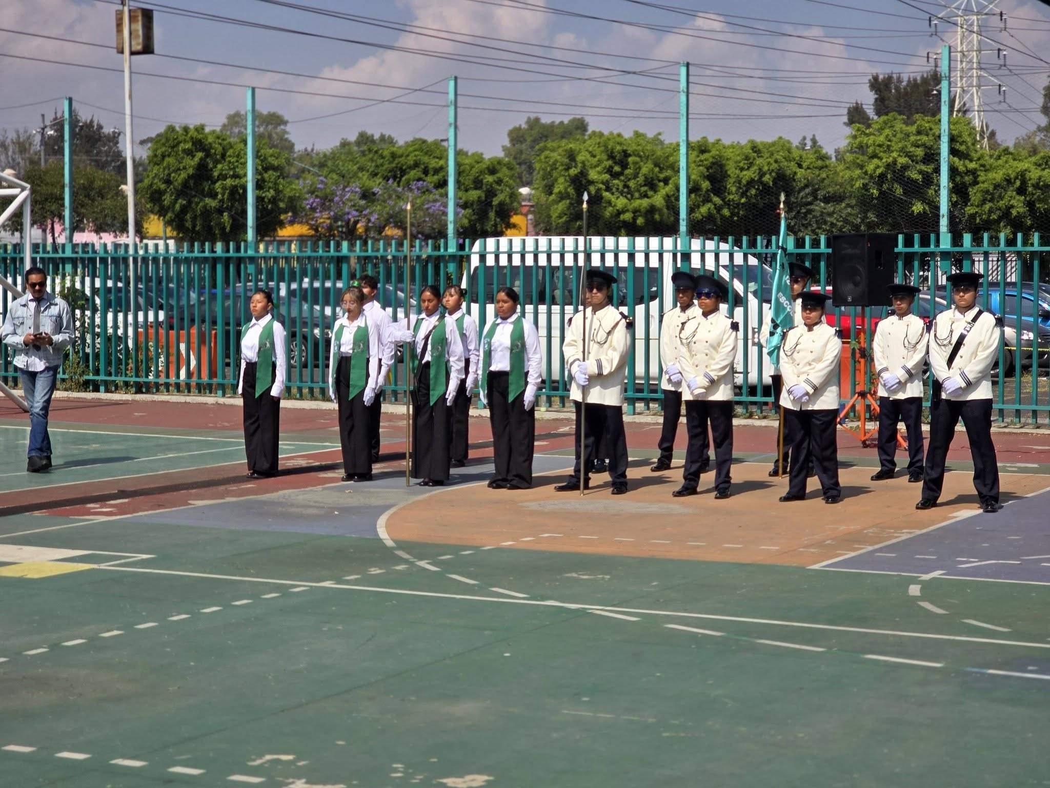 CONCURSO DE ESCOLTAS DE BANDERA DEL COLEGIO DE BACHILLERES
