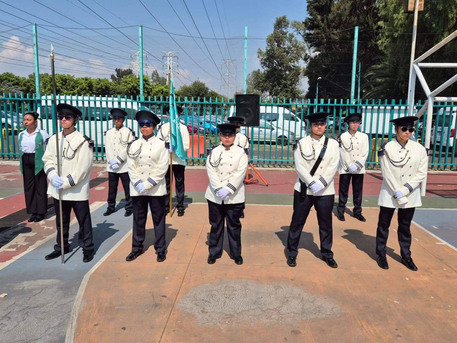 CONCURSO DE ESCOLTAS DE BANDERA DEL COLEGIO DE BACHILLERES