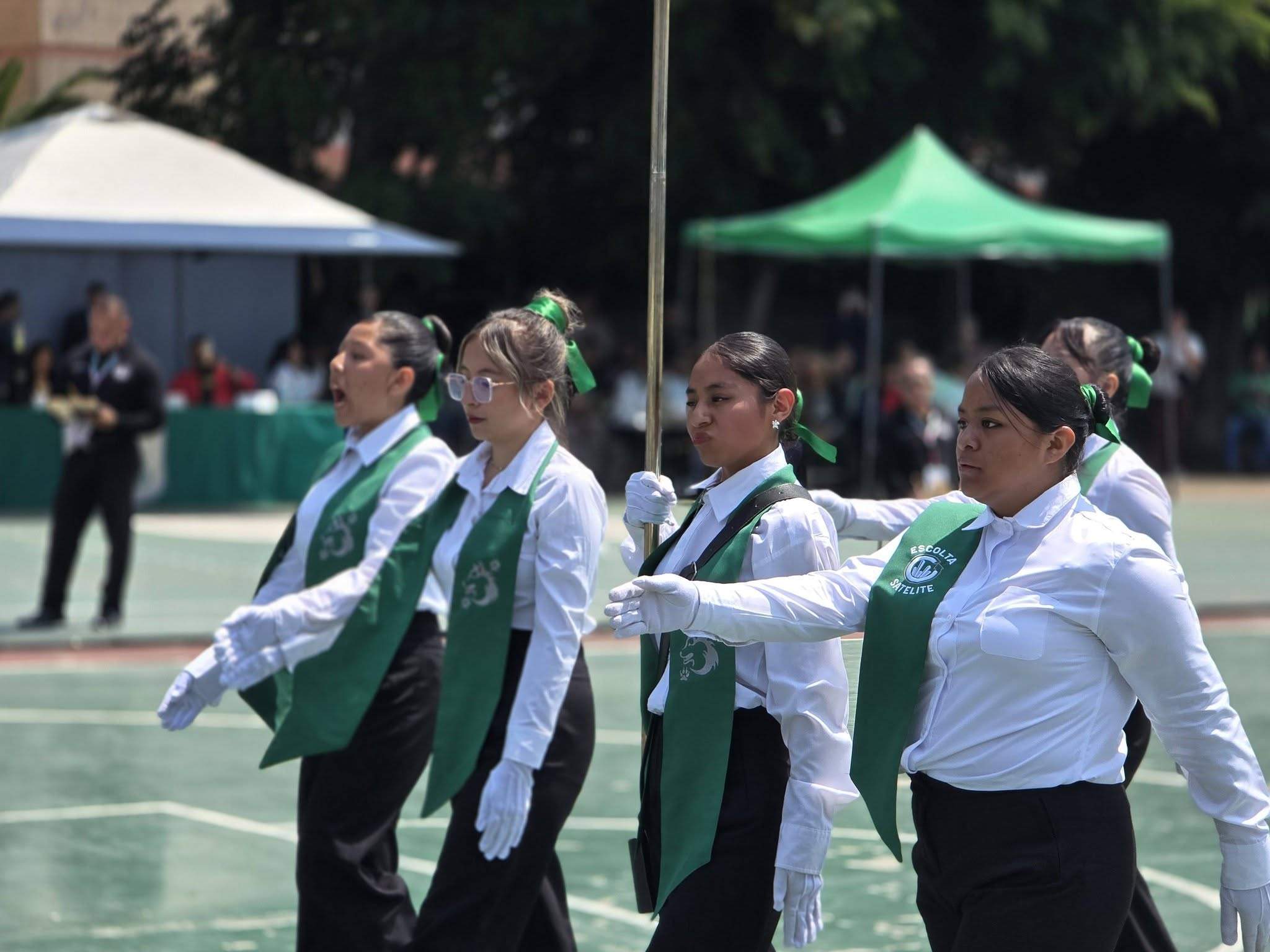 CONCURSO DE ESCOLTAS DE BANDERA DEL COLEGIO DE BACHILLERES