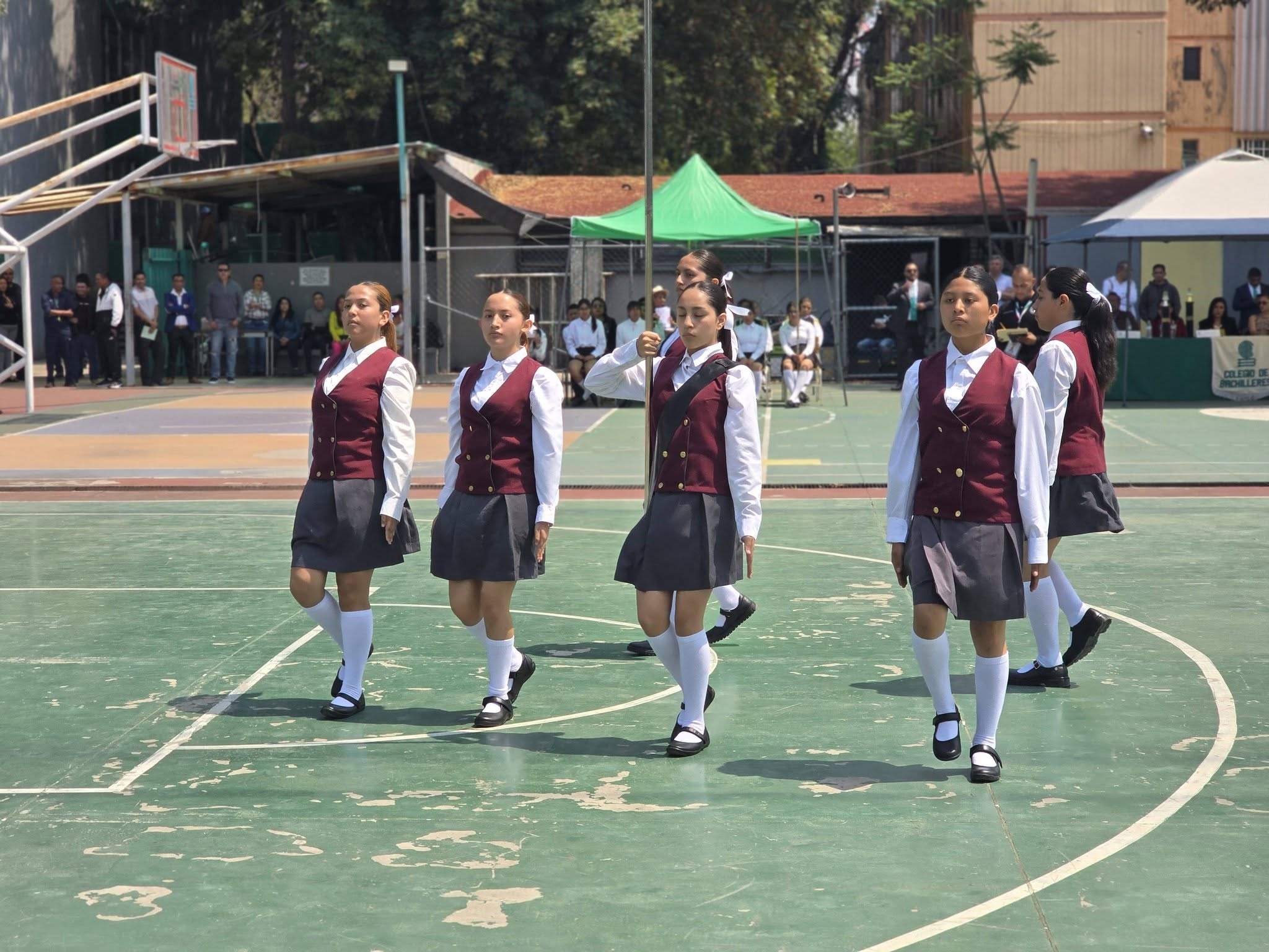 CONCURSO DE ESCOLTAS DE BANDERA DEL COLEGIO DE BACHILLERES